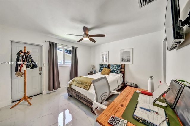 814 NE 4th Street, Hallandale Beach, FL 33009