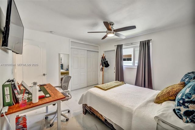 814 NE 4th Street, Hallandale Beach, FL 33009
