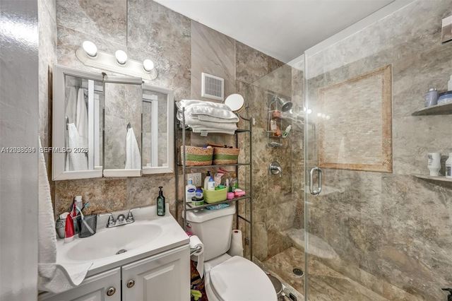 814 NE 4th Street, Hallandale Beach, FL 33009