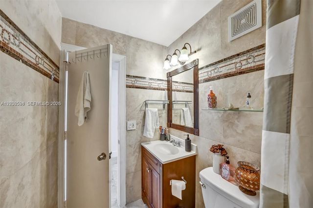 814 NE 4th Street, Hallandale Beach, FL 33009