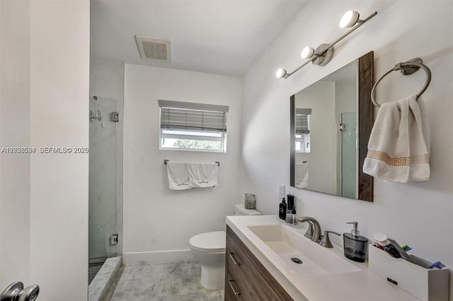 814 NE 4th Street, Hallandale Beach, FL 33009