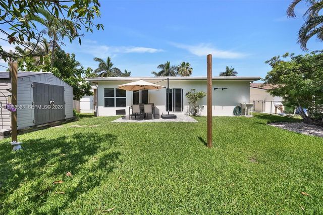 814 NE 4th Street, Hallandale Beach, FL 33009