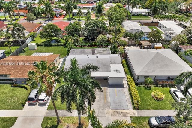 814 NE 4th Street, Hallandale Beach, FL 33009