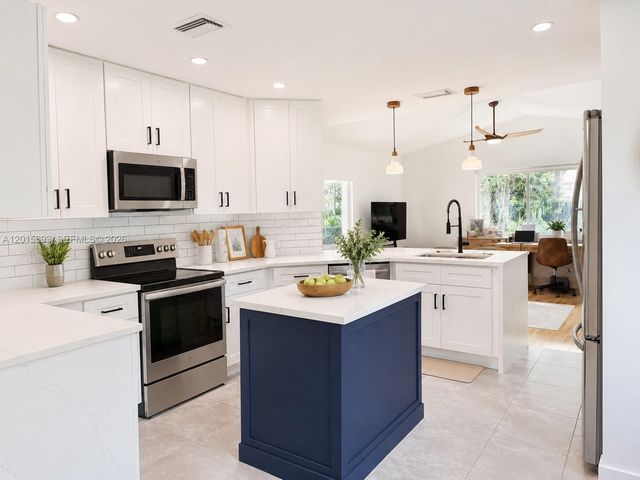 4122 Sapphire St 0, Weston, FL 33331