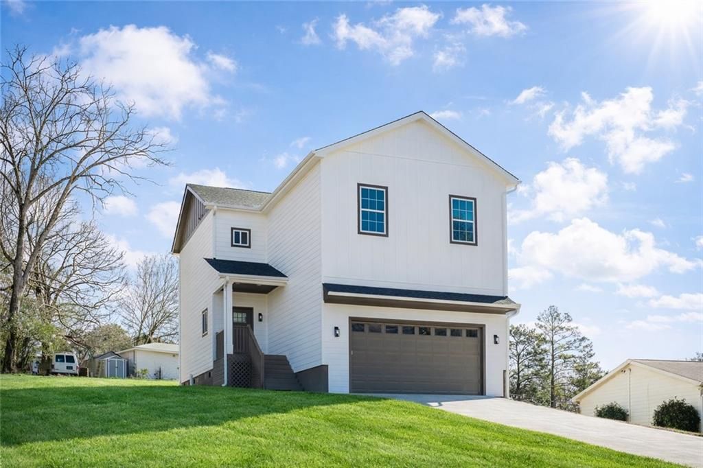 112 Neal Avenue, Stockbridge, GA 30281