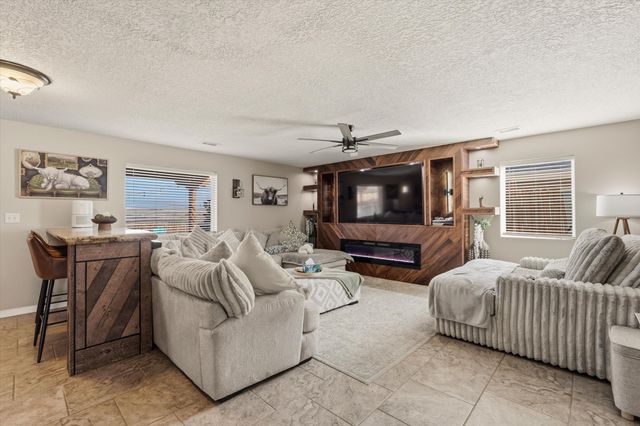 1845 Round Up Drive NE, Rio Rancho, NM 87144