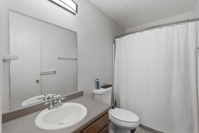 1845 Round Up Drive NE, Rio Rancho, NM 87144