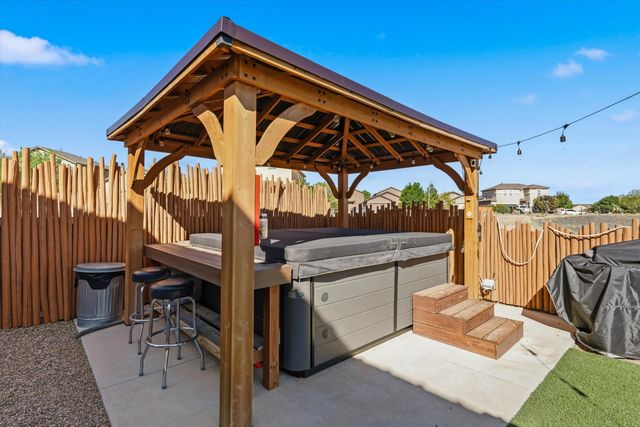 1845 Round Up Drive NE, Rio Rancho, NM 87144