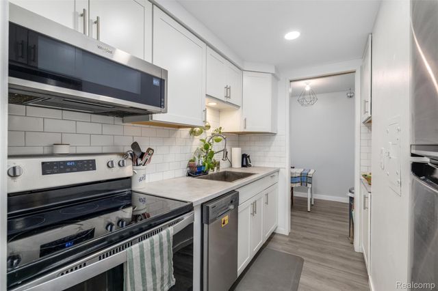 8200 E Jefferson Avenue 506, Detroit, MI 48214