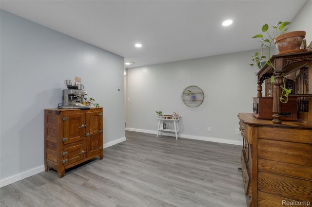 8200 E Jefferson Avenue 506, Detroit, MI 48214