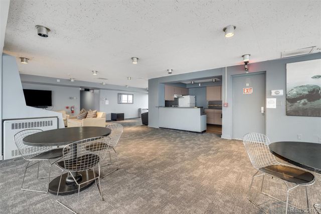 8200 E Jefferson Avenue 506, Detroit, MI 48214