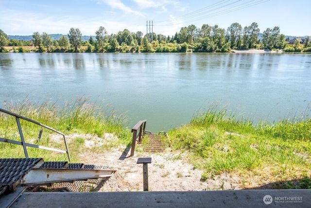 745 Marine View Drive, Longview, WA 98632