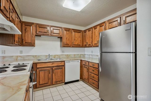 745 Marine View Drive, Longview, WA 98632