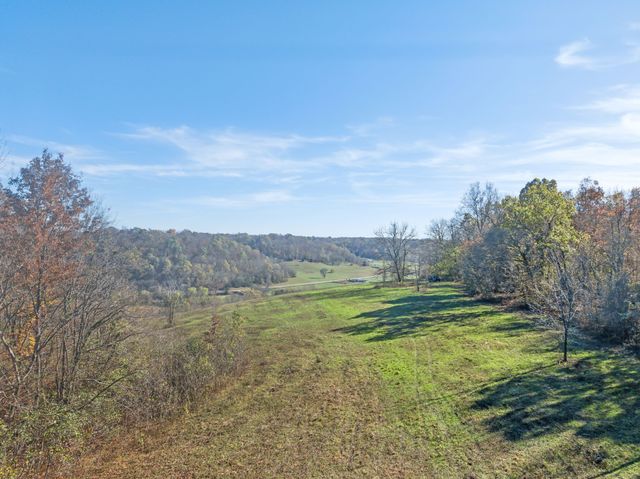 1277 Campbellsville Pike, Lynnville, TN 38472