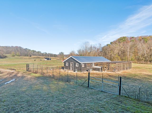 1277 Campbellsville Pike, Lynnville, TN 38472