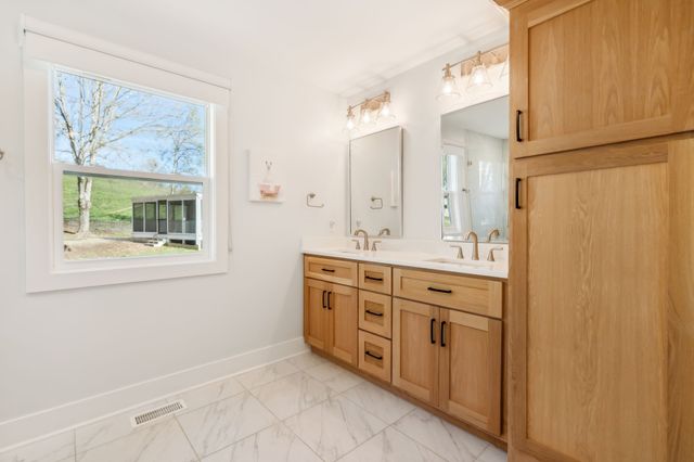 1277 Campbellsville Pike, Lynnville, TN 38472