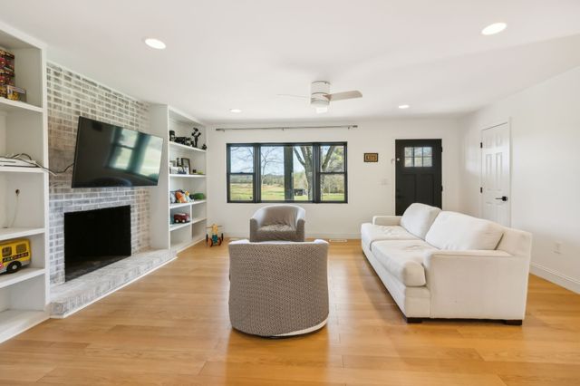 1277 Campbellsville Pike, Lynnville, TN 38472