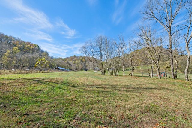 1277 Campbellsville Pike, Lynnville, TN 38472