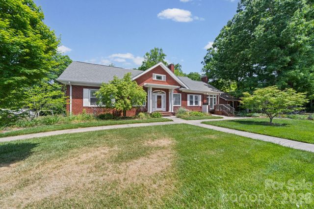 729 Montgomery Avenue, Albemarle, NC 28001