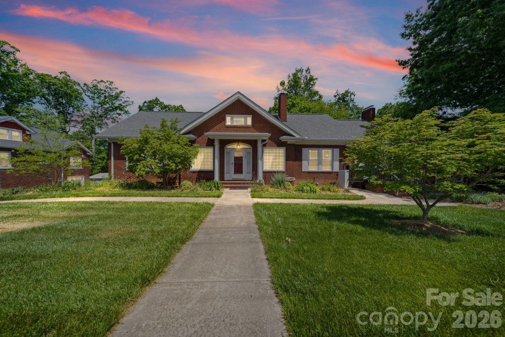 729 Montgomery Avenue, Albemarle, NC 28001