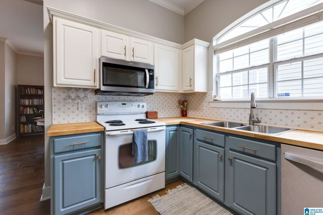 6245 S CLUBVIEW CIRCLE, Bessemer, AL 35022