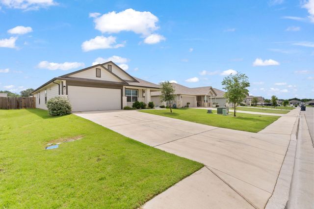 215 Bunting LN, Bertram, TX 78605