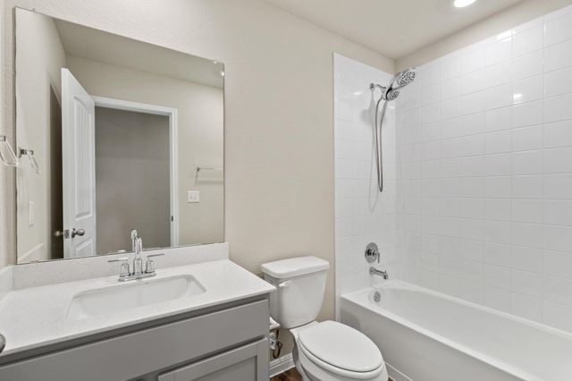 215 Bunting LN, Bertram, TX 78605