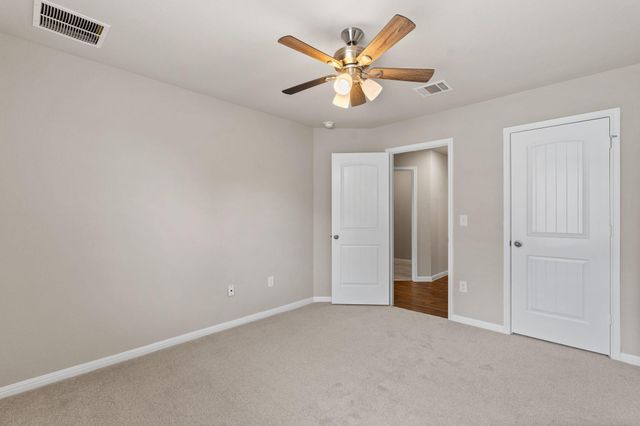 215 Bunting LN, Bertram, TX 78605