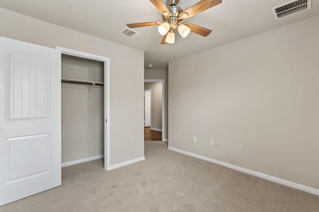 215 Bunting LN, Bertram, TX 78605
