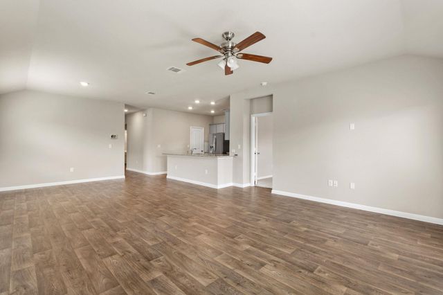 215 Bunting LN, Bertram, TX 78605