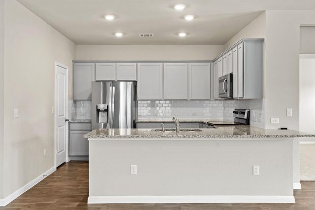 215 Bunting LN, Bertram, TX 78605