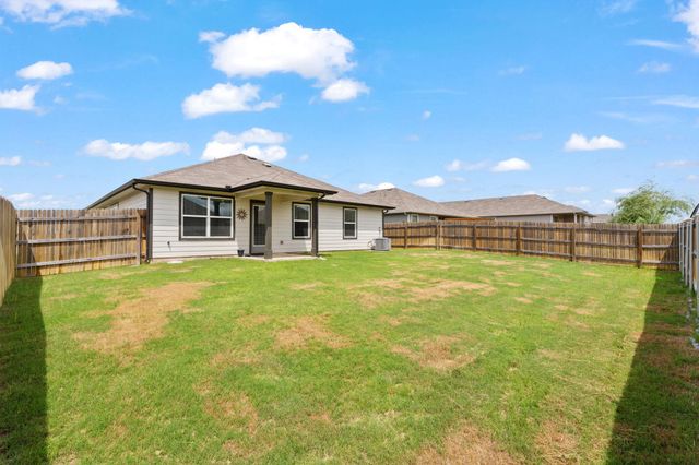 215 Bunting LN, Bertram, TX 78605