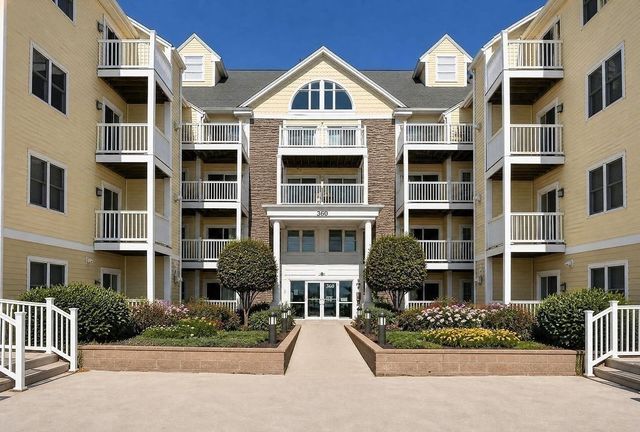 360 Revere Beach Blvd 217, Revere, MA 02151