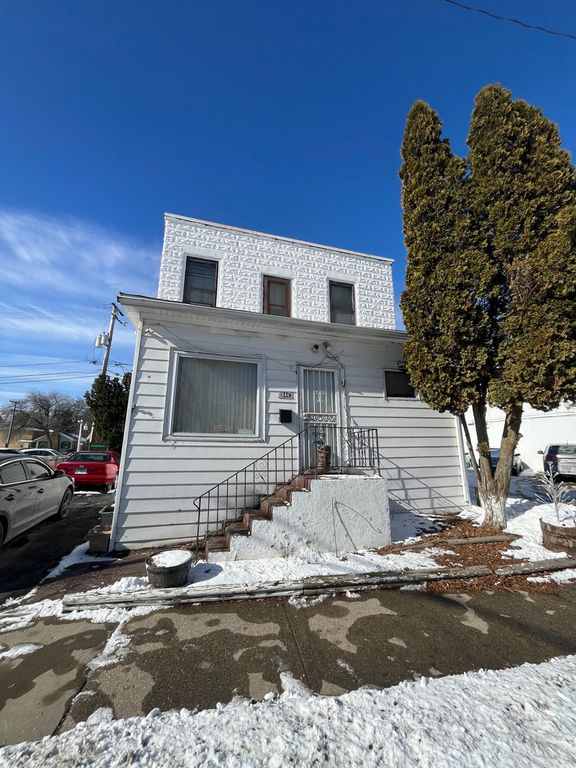 846 S Genesee Street, Waukegan, IL 60085