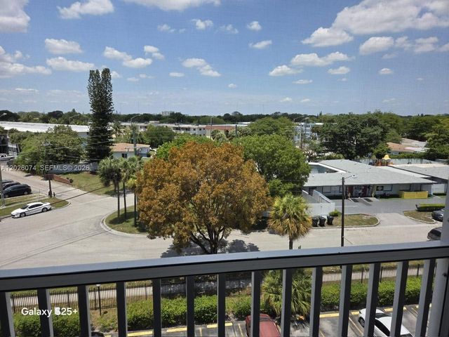 16851 NE 23rd Ave B601, North Miami Beach, FL 33160