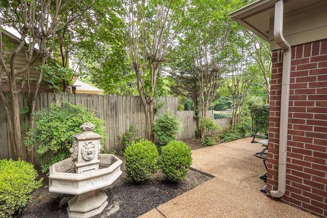 7476 BAKERS GLENN LN, Cordova, TN 38018