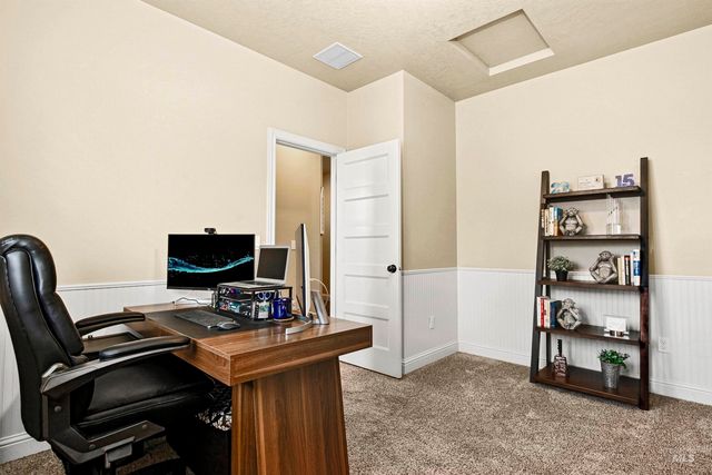 489 W Dreyfuss St, Meridian, ID 83646