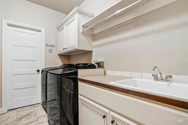 489 W Dreyfuss St, Meridian, ID 83646