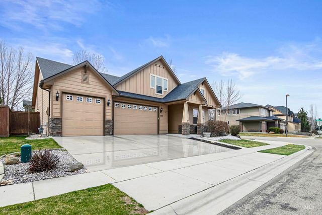 489 W Dreyfuss St, Meridian, ID 83646