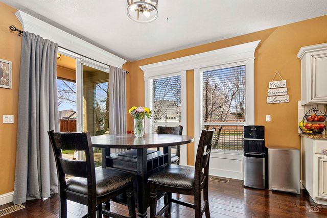 489 W Dreyfuss St, Meridian, ID 83646