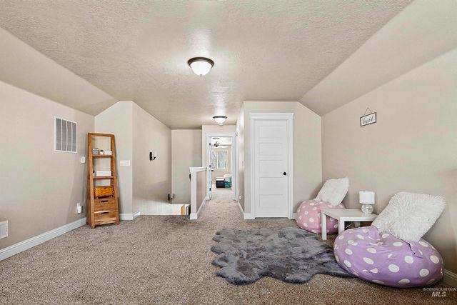 489 W Dreyfuss St, Meridian, ID 83646