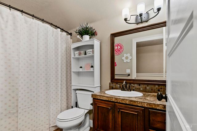 489 W Dreyfuss St, Meridian, ID 83646