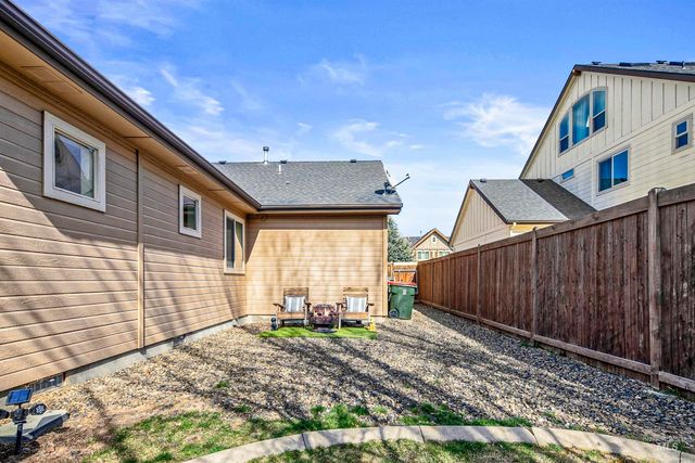 489 W Dreyfuss St, Meridian, ID 83646