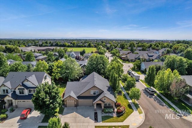 489 W Dreyfuss St, Meridian, ID 83646