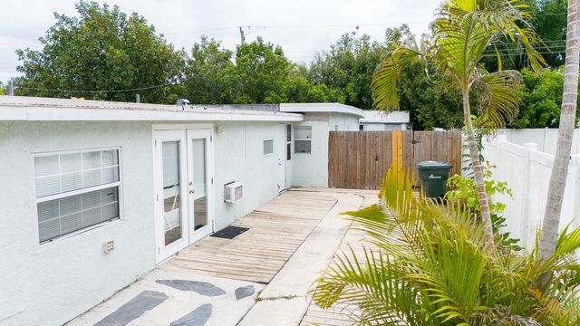 3731 PAPAI DRIVE, Sarasota, FL 34232