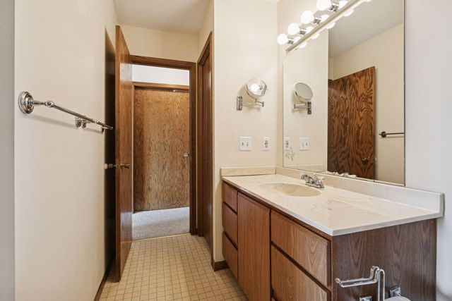 2406 County Road D W 4, Roseville, MN 55112