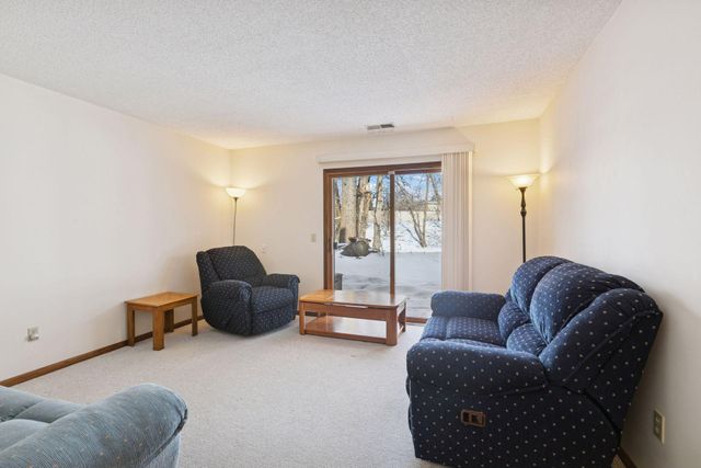 2406 County Road D W 4, Roseville, MN 55112