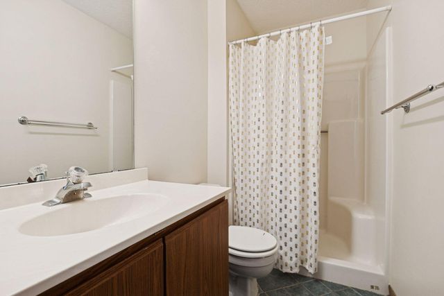 2406 County Road D W 4, Roseville, MN 55112