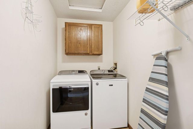 2406 County Road D W 4, Roseville, MN 55112