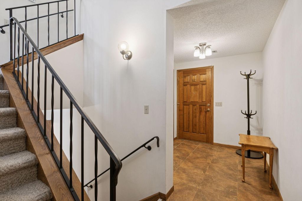 2406 County Road D W 4, Roseville, MN 55112 — photo 3